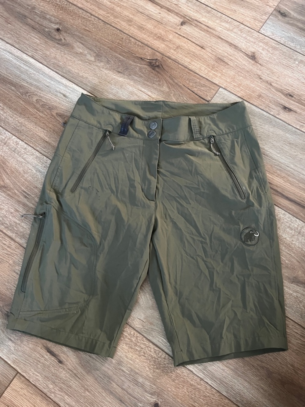 Mammut Women’s Olive Green Zip-Pocket Shorts